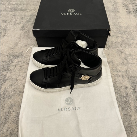 Versace high top sports shoe black and white size 10 - Picture 5 of 10